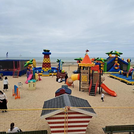 Zonnig En Gezellig Appartement Met Zijdelings Zeezicht En Zwembad In Koksijde Ngoại thất bức ảnh
