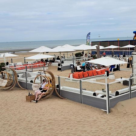 Zonnig En Gezellig Appartement Met Zijdelings Zeezicht En Zwembad In Koksijde Ngoại thất bức ảnh