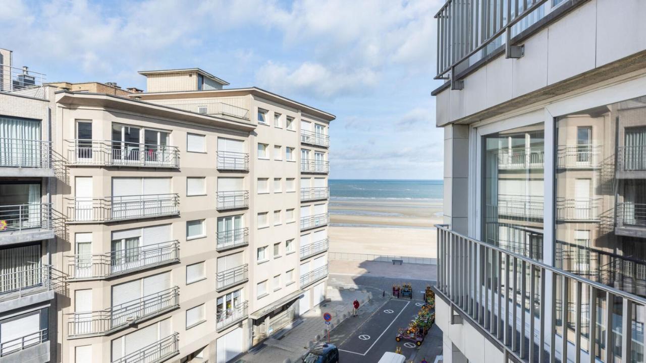 Zonnig En Gezellig Appartement Met Zijdelings Zeezicht En Zwembad In Koksijde Ngoại thất bức ảnh