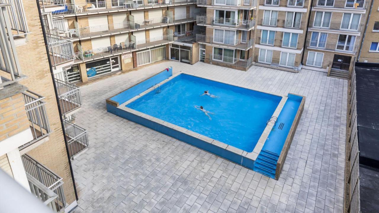 Zonnig En Gezellig Appartement Met Zijdelings Zeezicht En Zwembad In Koksijde Ngoại thất bức ảnh